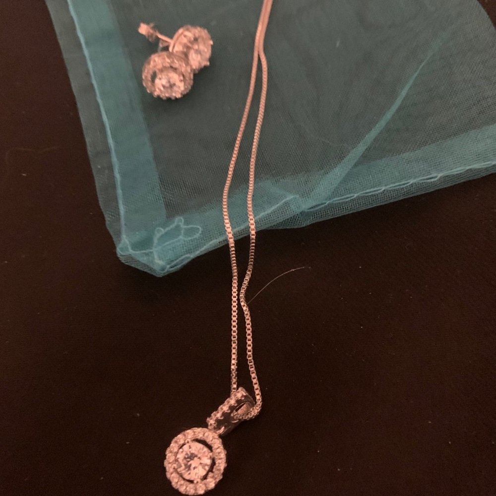 .925 Silver necklace + earrings with clear stones